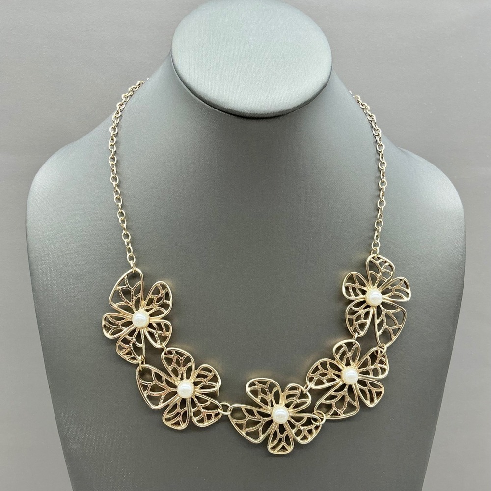 Necklace Womens Gold Tone Faux Pearl Filigree Flower‎ Statement Bib 18 Inch